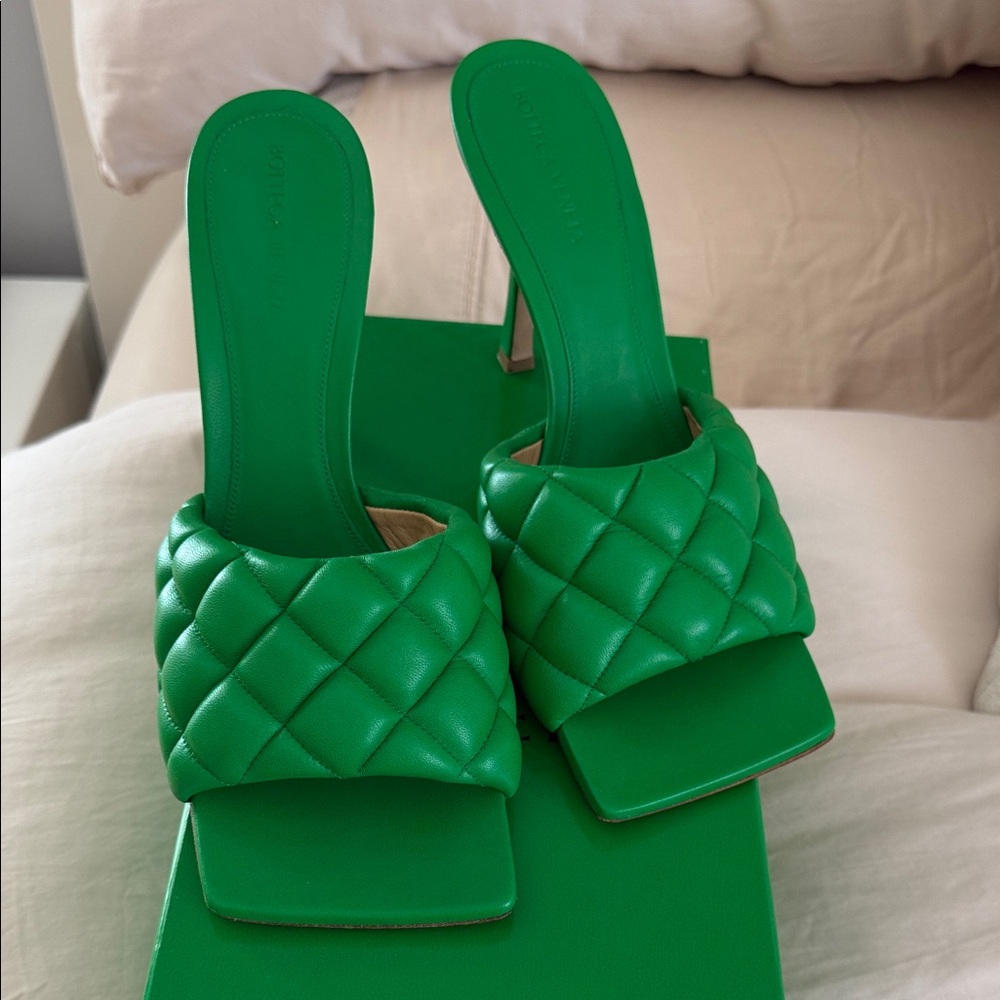 Bottega Veneta Nappa Matelass Parakeet